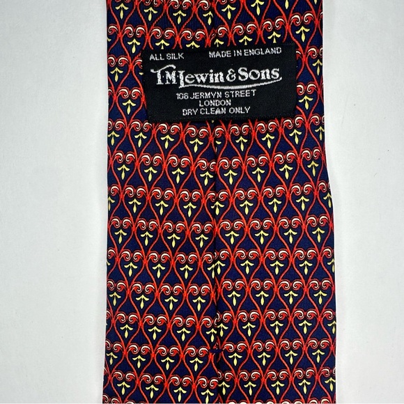 TM Lewin & Sons Classic Red Patterned Silk Tie, Jermyn Street England - Picture 2 of 7
